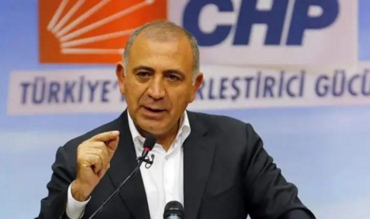 Gürsel Tekin: CHP Mahkeme Koridorlarında..