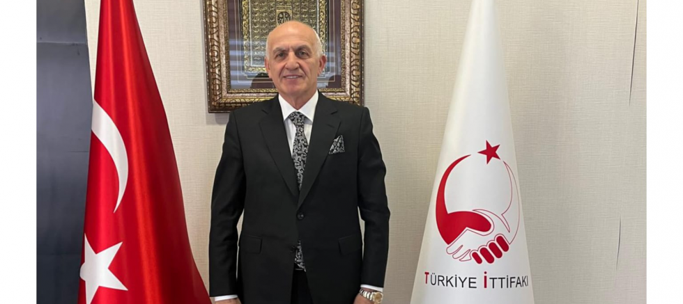 Hakkı Kıroğlu: “Siyaset milleti mutlu etmiyor, çözüm kardeşlik ve birliktedir!” - GÜNDEM - İnternetin Ajansı
